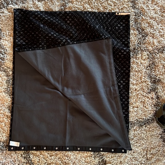 Lululemon Vinyasa Scarf - Picture 2 of 4